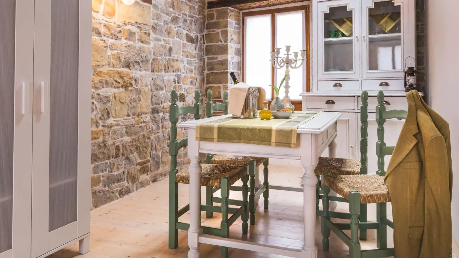 Portole Suites Oprtalj Inn