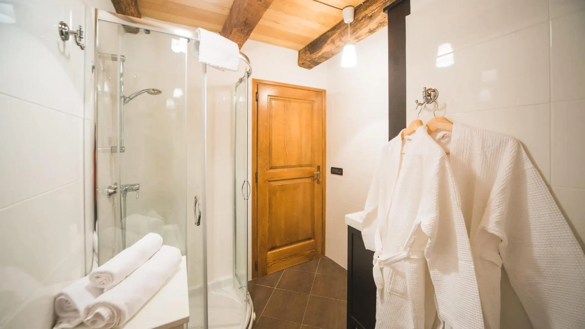 Portole Suites Oprtalj 0*,  Croacia
