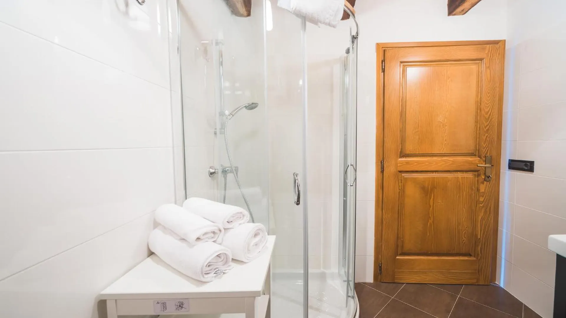 Portole Suites Oprtalj Inn