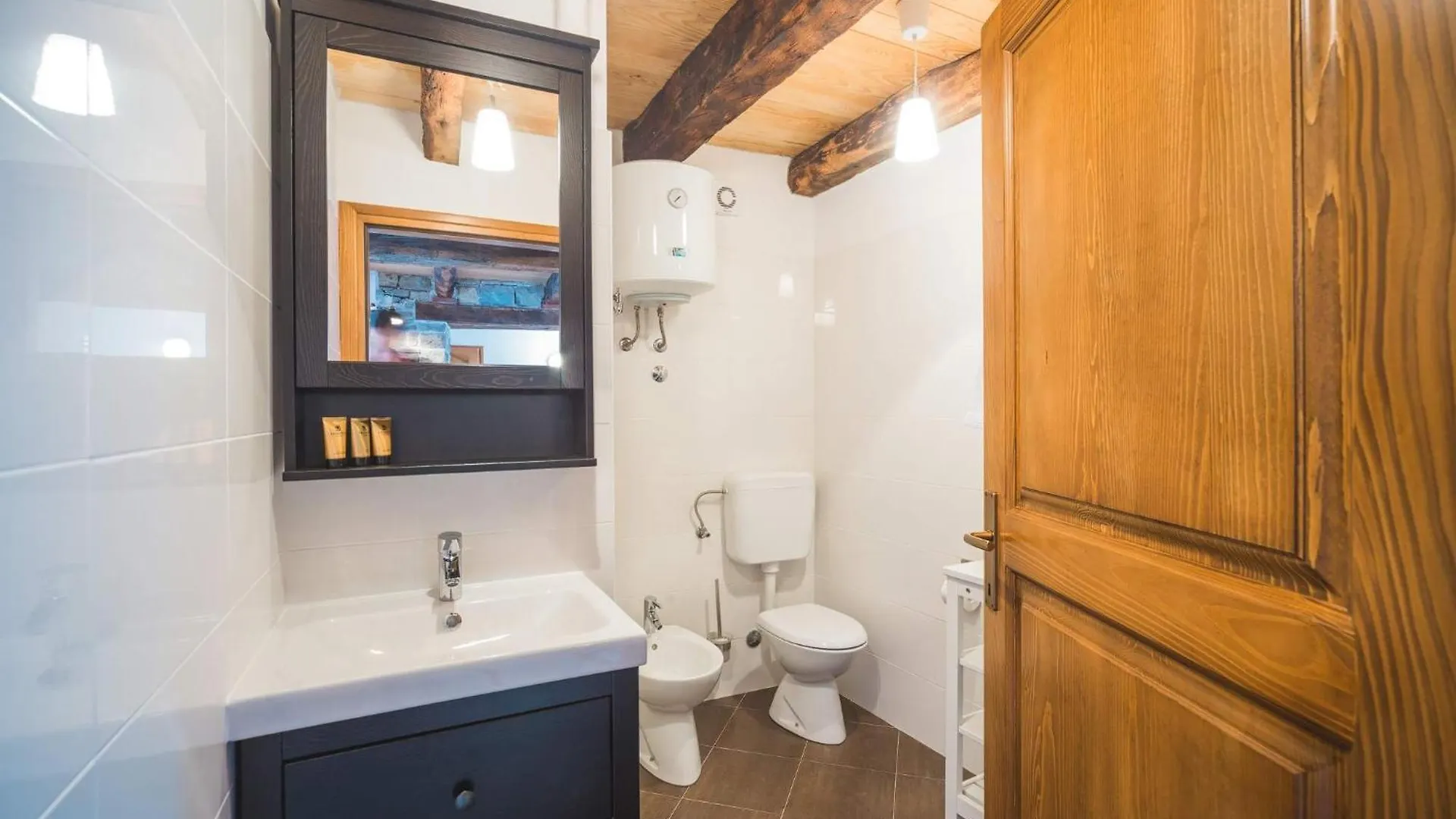 Portole Suites Oprtalj Inn